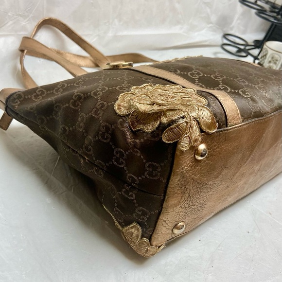 Vintage, Rare, Gucci, GG Brown and Gold Coated Canvas Handbag (12in x 9in x 4in) - Picture 7 of 15